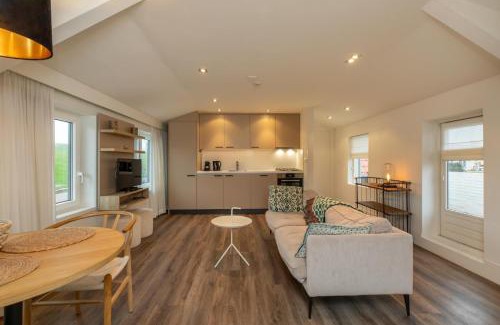 Municipality of Veere Complejo | Welcome in - Vakantiewoningen in het centrum met balkon - Langstraat 5 Zoutelande