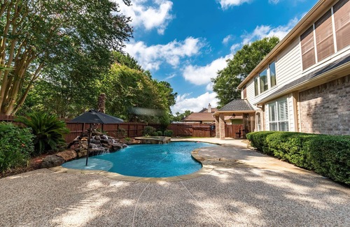 Atascocita Casa | Welcome Insurance Stays! Charming 4-bedroom house with Heated Pool.