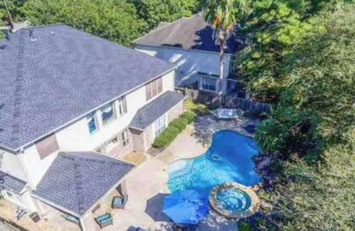 Atascocita Casa | Welcome Insurance Stays! Charming 4-bedroom house with Heated Pool.