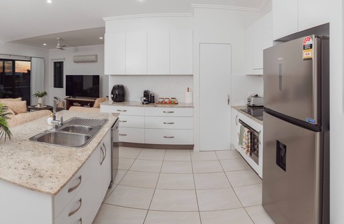 Oonoonba Casa | Welcome River View Haven, your stylish retreat in the heart of Townsville!