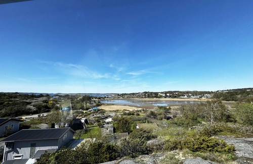 Vastra Frolunda Casa | Welcome to a charming holiday home in Västra Frölunda |SE08083