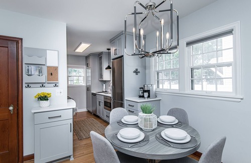 Kutzky Park Casa | Welcome to Asfar House – Walk to Mayo Clinic - 3BR Comfort - Fast WiFi