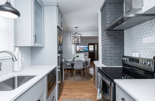 Kutzky Park Casa | Welcome to Asfar House – Walk to Mayo Clinic - 3BR Comfort - Fast WiFi