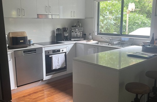 Mittagong Cabaña | Welcome to Banksia Cottage in Mittagong, walking distance to cafes, shops & lake