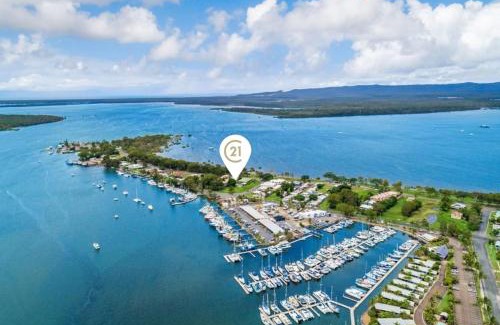 Tin Can Bay Villa | Welcome to Bay Views on Esplanade
