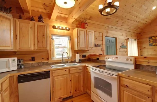 Lake Lure Cabina | Welcome to Bearfoot Cabin