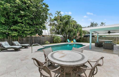 Central Naples Casa | Welcome to Bolero Oasis - In the heart if Naples - Close to Beaches and Restaurants