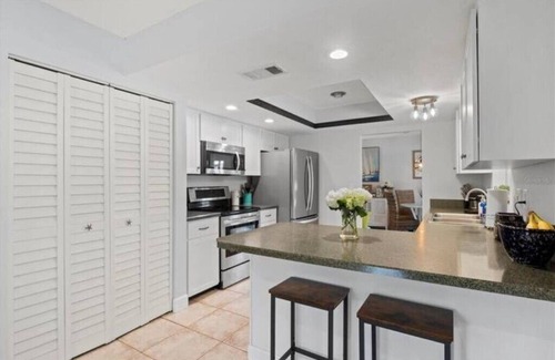 Bee Ridge Casa | Welcome to "Casa Amarilla"