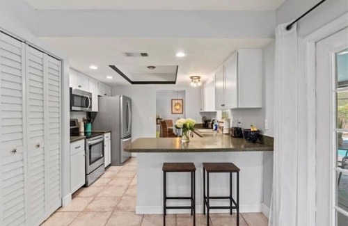 Bee Ridge Casa | Welcome to "Casa Amarilla"