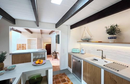 Arta Casa | Welcome to Casa Bellavista - urban domicile with a view of the countryside