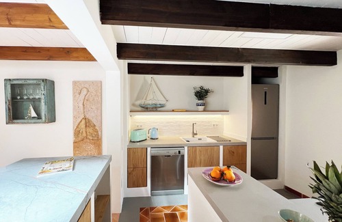 Arta Casa | Welcome to Casa Bellavista - urban domicile with a view of the countryside