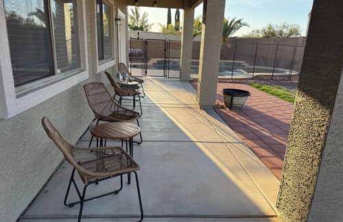 Casa Grande Casa | Welcome to Casa DeAgoro, a beautiful house to rent in a quiet neighborhood.