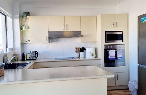 Tuncurry Apartamento | Welcome to Champagne Court 07