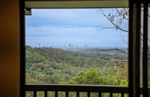 Mudgeeraba Cabina | Welcome to Cockatoo Cabin at Nebesa Nature Retreat