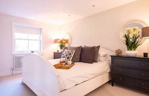 New Forest District Cabaña | Welcome to country living at its very finest.