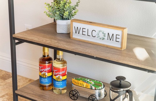 Citrus Heights Casa | Welcome to cozy fully stocked home with TV in every room! Near downtown, airport