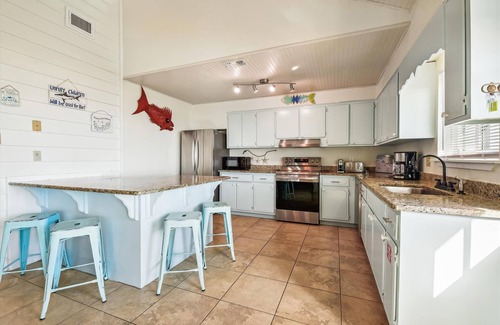 East End Casa | Welcome to Dapper Dolphin!