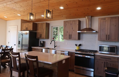 Hayden View Estates Casa | Welcome to Doe Run! 3-bedroom 2-bathroom lake house.