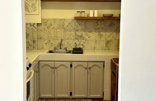 Central Apartamento | Welcome to El Nido! A perfect 2 BR Apartment steps to the beach!