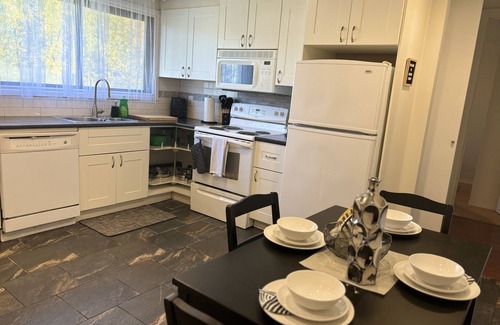 Calgary Casa | Welcome to Falcon Escape
