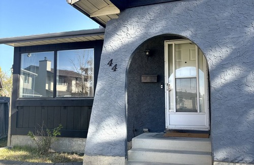 Calgary Casa | Welcome to Falcon Escape