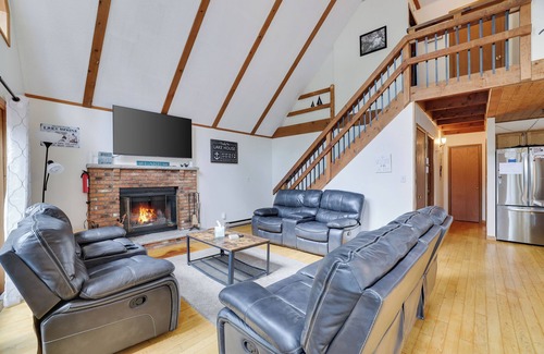 Hamlin Chalet De Esquí | Welcome to Family ties, steps from the main beach and pool in the Hideout!
