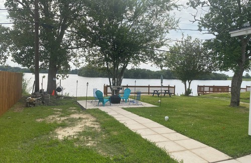 Port Arthur Casa | “Welcome to “Her LakeHouse”