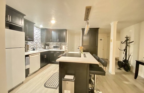 Thurston Apartamento | WELCOME TO HUEY DUCK HOUSE-A! 3BR & 2BA SLEEP-8