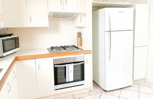 Wagga Wagga Apartamento | Welcome to Illyari: Your Charming Red Brick Retreat in Wagga's CBD!