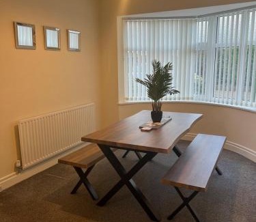 Deeside Apartamento | Welcome to Islwyn
