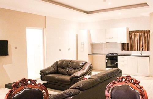 Osu Klottey Apartamento | Welcome to JB Apartment Your Modern Escape in the Heart of Adabraka