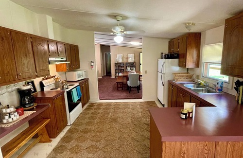 Clarkson Casa | Welcome to Lake'n It Easy on Nolin! Close to Mammoth Cave, in Clarkson, KY.