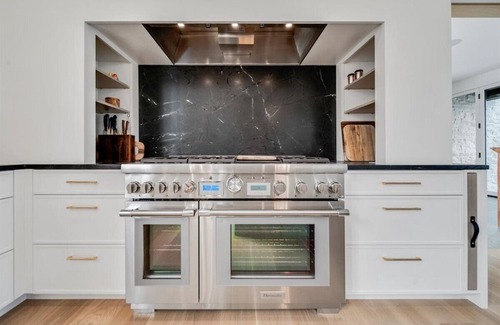 Excelsior Cabina | Welcome to LakeHus - Luxury Urban Lake Home on coveted Lake Minnewashta