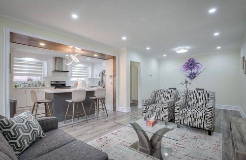 Woodbine Gardens Casa | Welcome to Luxury Family home in East York.
