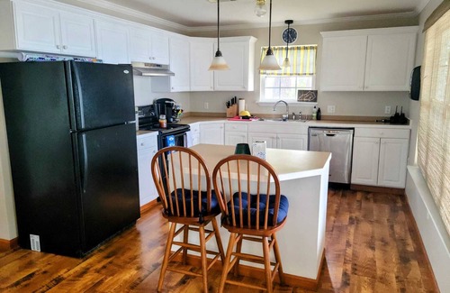 Dry Creek Casa | Welcome to Maison de Couillon! Beautiful lake house on serene Bundick Lake!