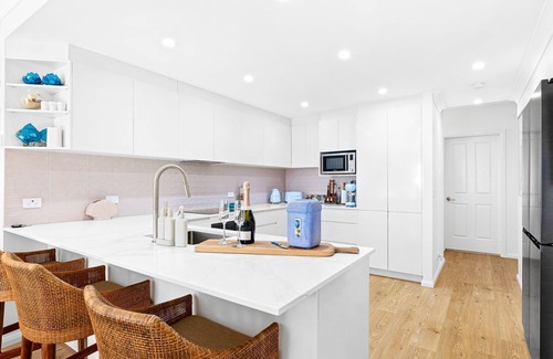 Denhams Beach Casa | Welcome to Margs at Denhams. A magnificant seaside apartment.