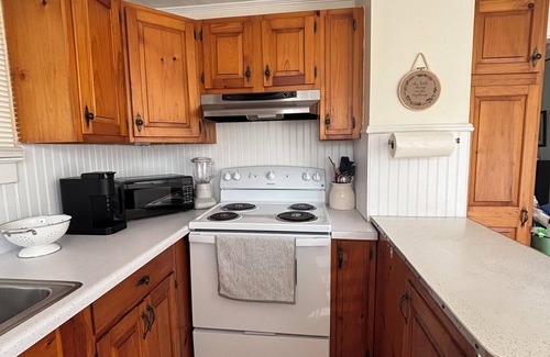 Lynn Garden Casa | Welcome to Mini Meadows, a cozy two bedroom home in the country