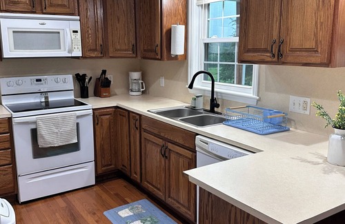 Pinnacle Otro | Welcome to Mountain View Farmhouse, your cozy retreat in Pinnacle, NC.