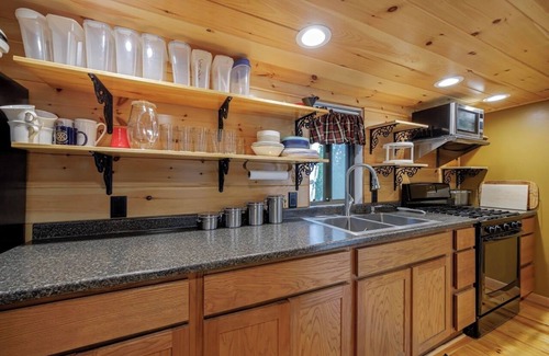 Otis Cabaña | WELCOME TO "ON THE ROCKS" COTTAGE Lakeside cottage near Acadia National Park!