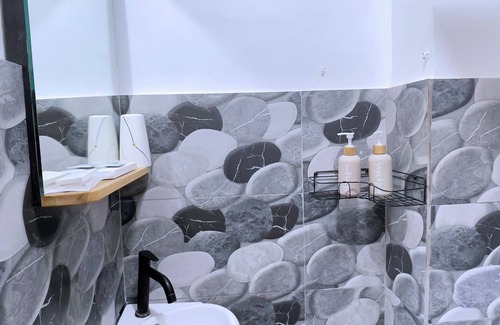 Mactan Export Processing Zone Apartamento | Welcome to our budget-friendly hostel, where you can enjoy an affordable stay.