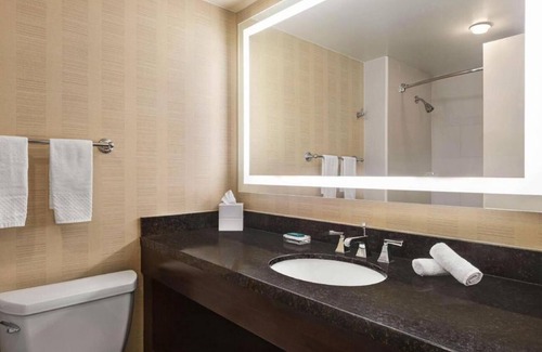 Downtown Tampa Apartamento | Welcome to our exquisite hotel, where luxury meets comfort .