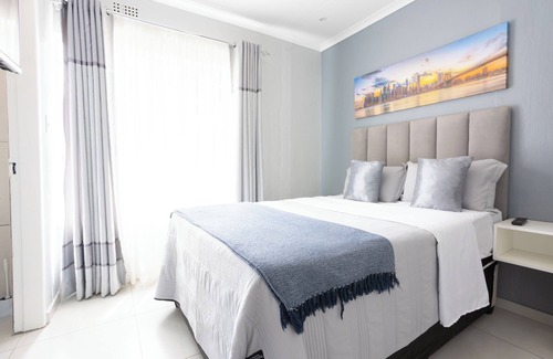 Randpark Ridge Casa | Welcome to Our Luxurious Oasis: Discover Comfort in Our Spacious Guesthouse