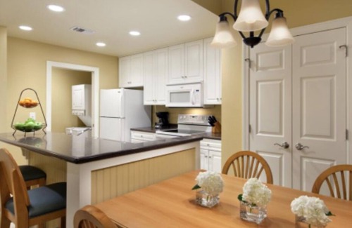 Myrtle Beach Villa | Welcome to our stunning One bedroom, 1.5 bathroom overlooking the beach.