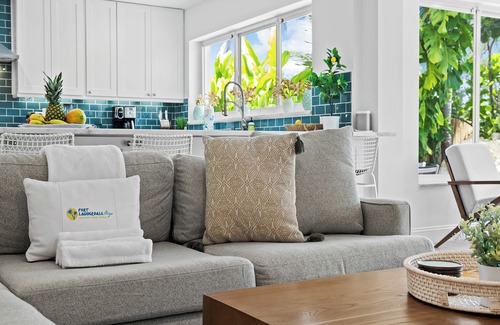 Coral Shores Casa | ¡Bienvenido a Pineapple Paradise, una casa espaciosa en vías navegables, recientemente incluida!