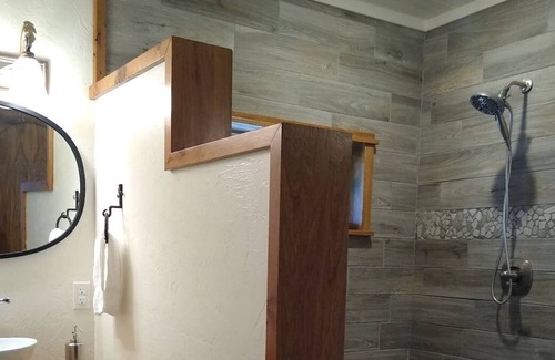 Eureka Springs Casa | Perfect fall getaway with heated saltwater pool, hot tub and Ozark views!