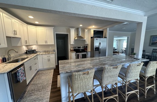 Park East Casa | Welcome to Sarasota! Indulge in a stress-free getaway at this turnkey rental property