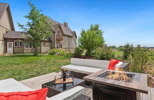 Fort Collins Casa | Welcome to Sunrise Ranch! Amazing Mountain Views!