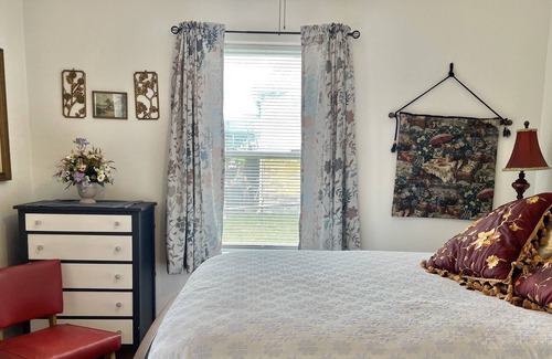 Tazewell Cabaña | Welcome to Tazewell Co. VA, home of Miss Scarlett's Riverside Cottage.