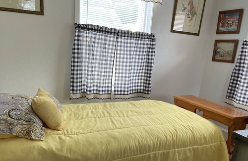 Tazewell Cabaña | Welcome to Tazewell Co. VA, home of Miss Scarlett's Riverside Cottage.