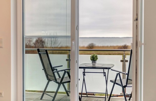 Loddin Apartamento | Welcome to the Achterwasserblick 4 vacation apartment in the Baltic seaside resort of Loddin